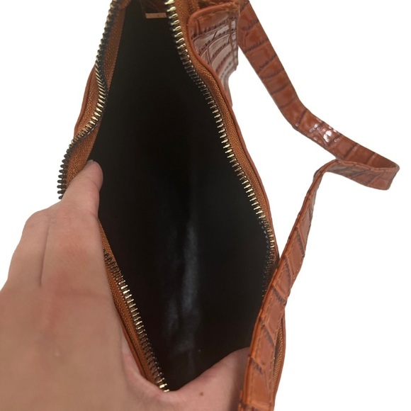 Small brown purse, really cute design NO BRAND CLEAN purse! NWOT - Picture 3 of 3